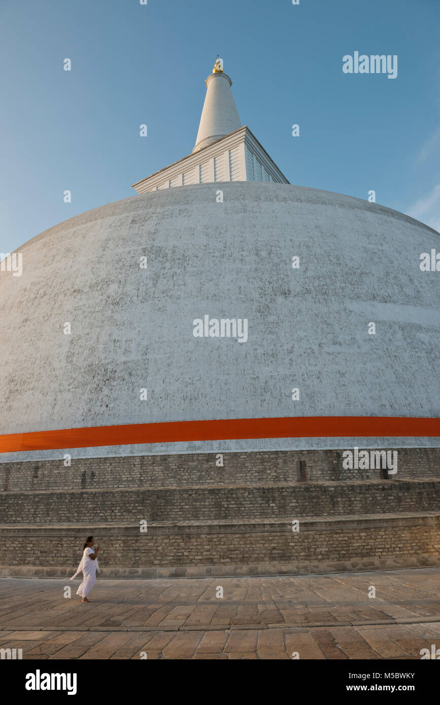 Sri Lanka Anuradhapura Asia Stupa Dagoda Temple Stock Photo Alamy alamy