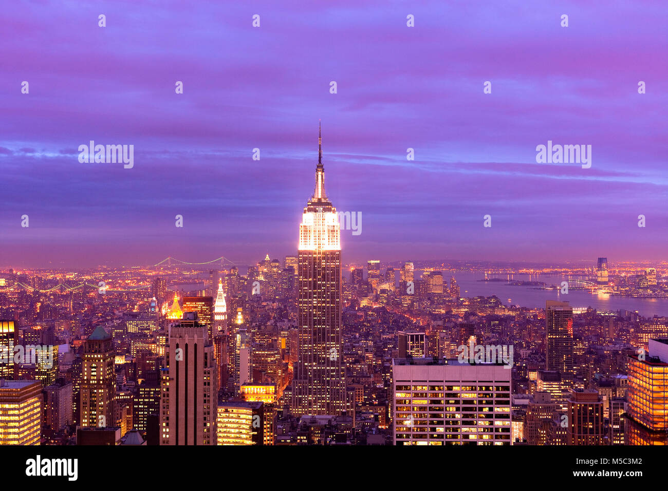 Night cityscape new york manhattan hi-res stock photography and images ...