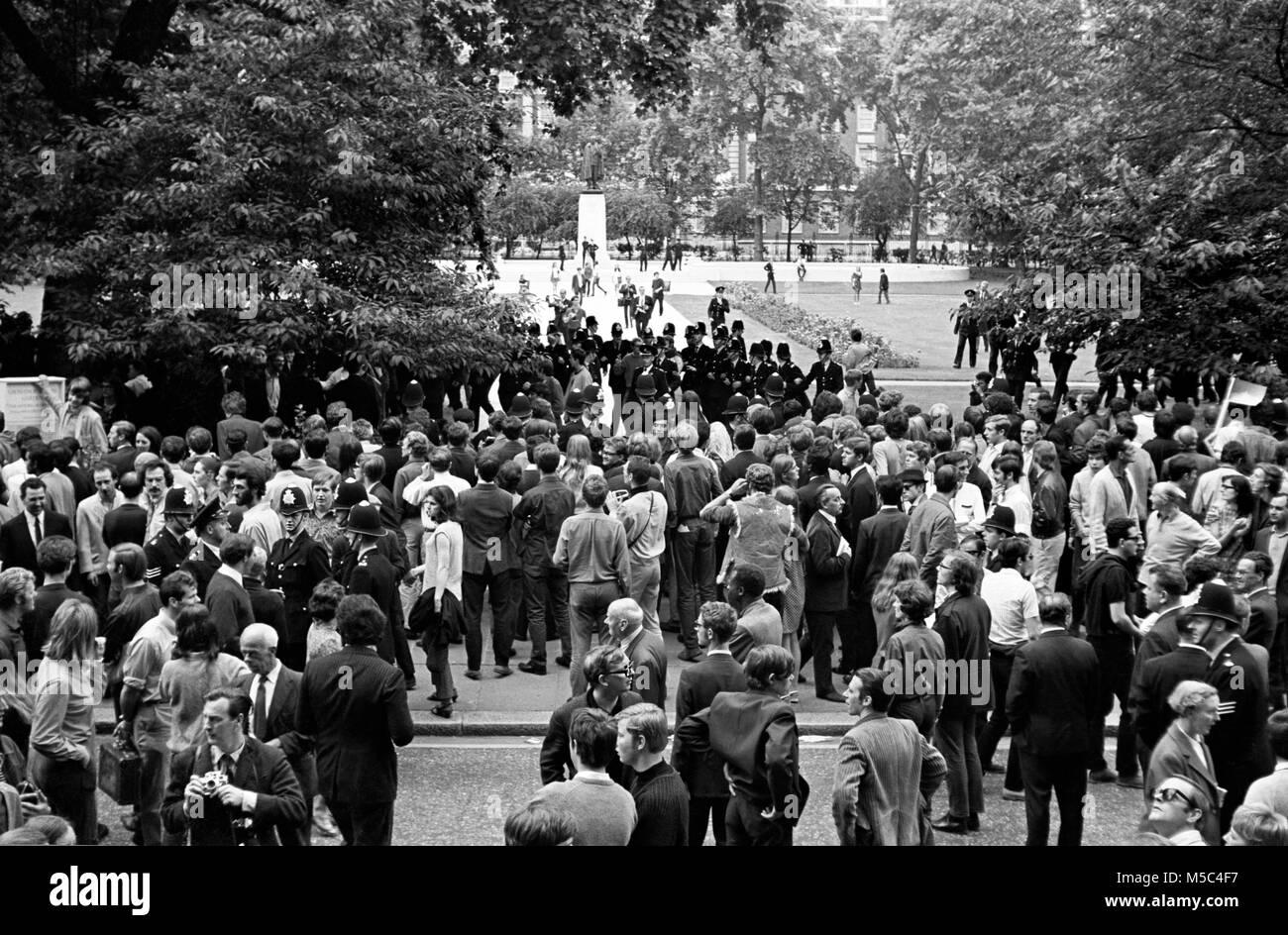 Student Protest 1960s Stock Photos & Student Protest 1960s Stock Images - Alamy1300 x 944