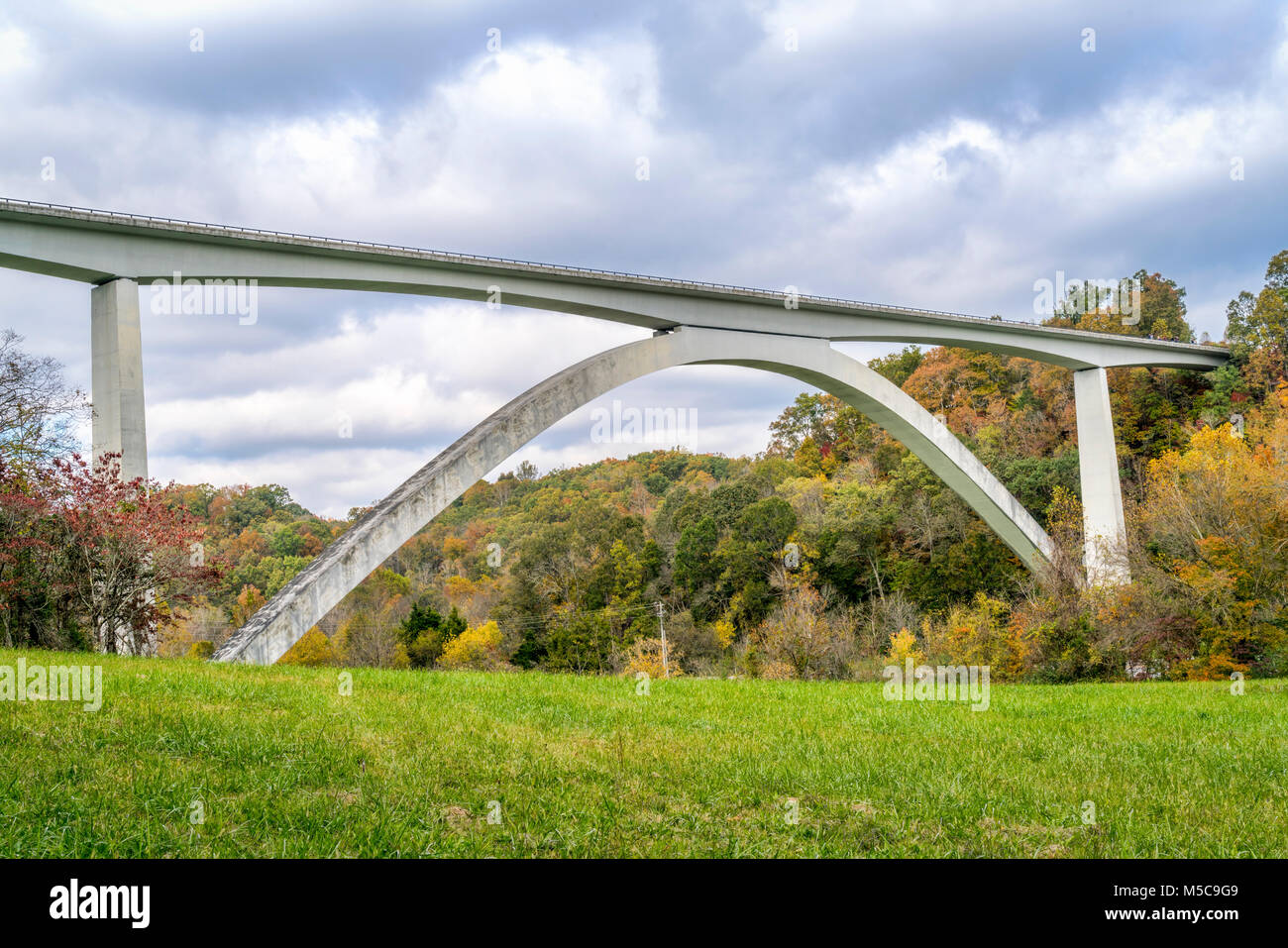 Double Arch Bridge at Natchez Trace Parkway near Franklin, TN, fall