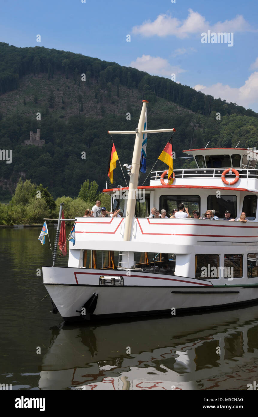 Schiffahrt auf dem Neckar bei Neckarsteinach, Hessen, Deutschland Stock Photo