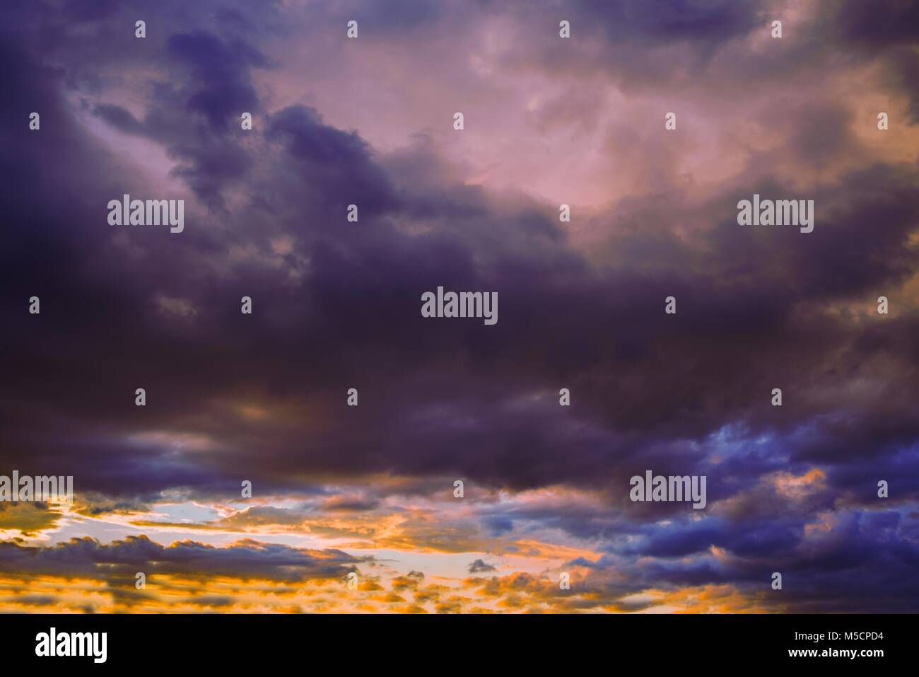 Dramatic Dark cloudy stormy sky in the evening Stock Photo - Alamy