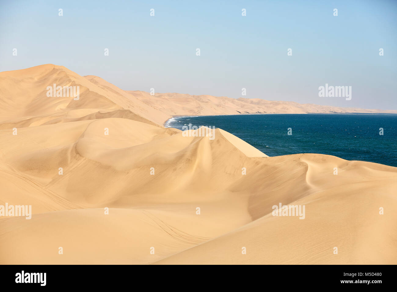 Sand dunes on the Atlantic coast near Lange Wand, Namib-Naukluft-Park, Namibia Stock Photo