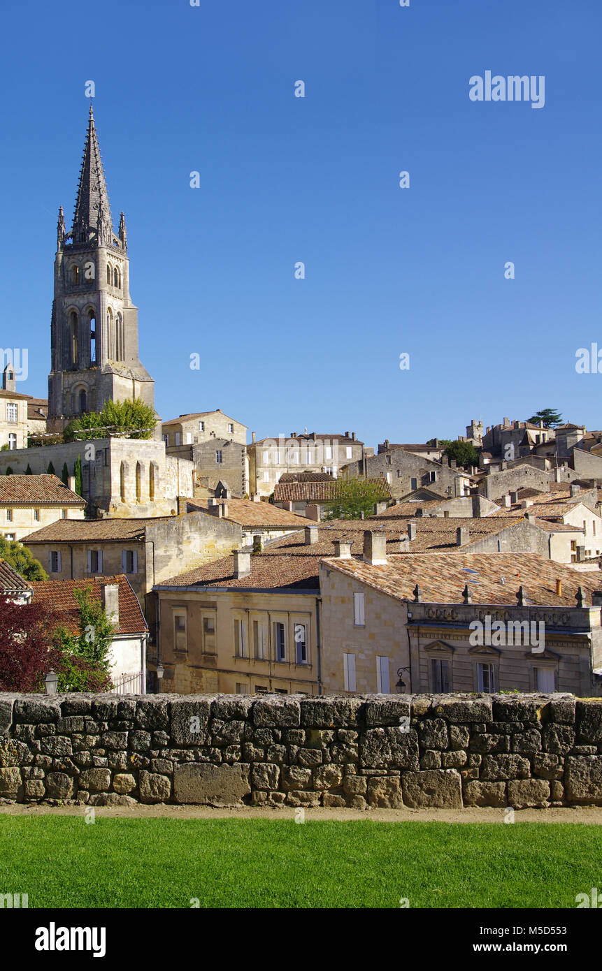 bordeaux wineyard, st emilion village, saint emilion is one of the principal red wine areas of Bordeaux. Stock Photo