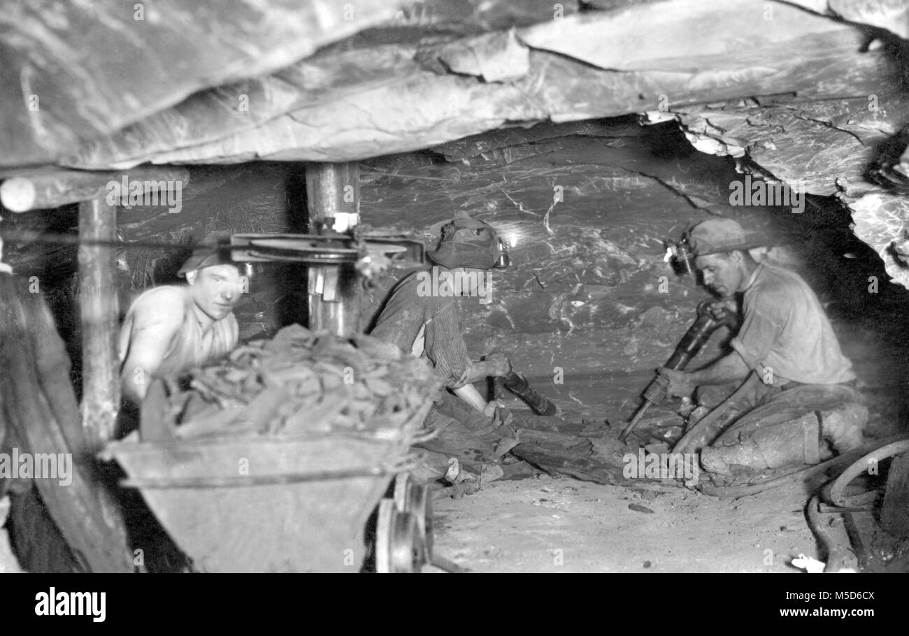 Mining, Men in the mine, coal mining, 1940s, Germany Stock Photo