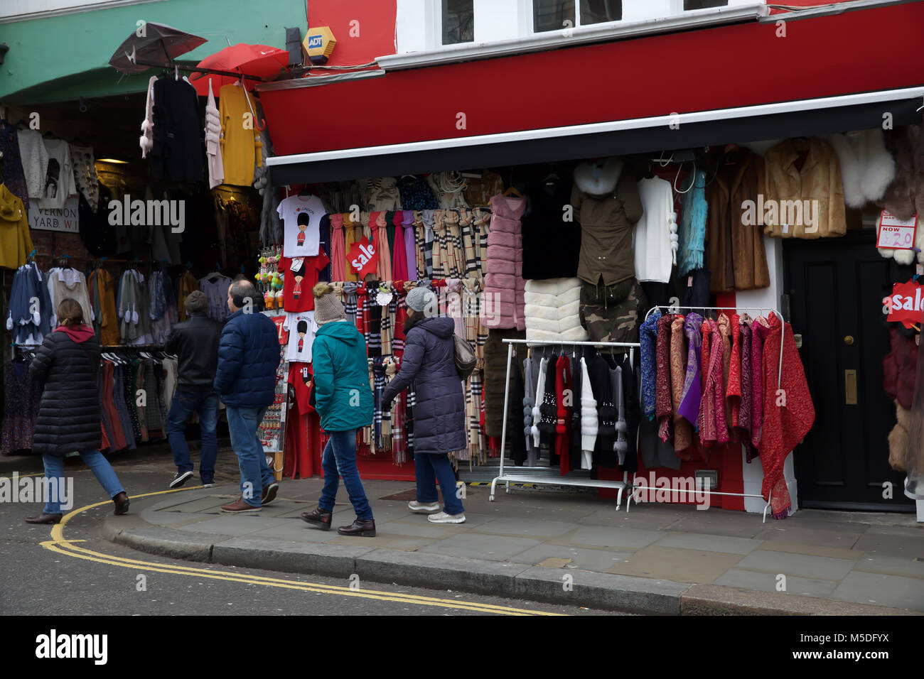 London,UK,22nd February 2018,People view the antiques at the famous Portobello Road Market in London©Keith Larby/Alamy Live News Stock Photo
