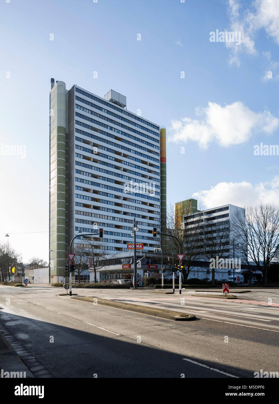 Krefeld, Hochhaus am Bleichpfad, 1974 von den Architekten G. Röder und