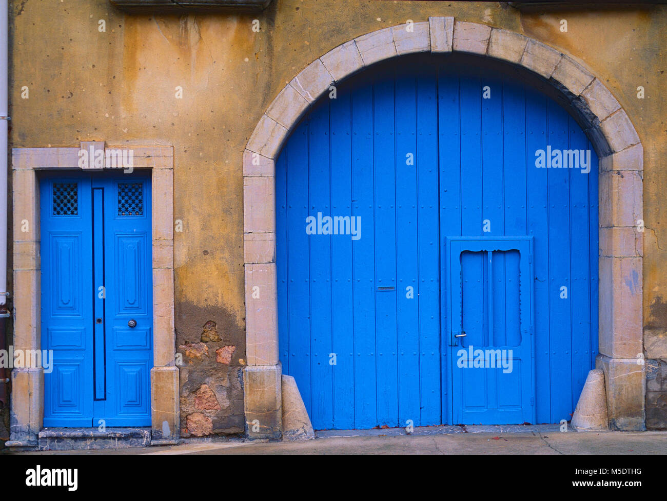 Blue door, blue gate, blue, house, Corbières, Aude department, France Stock Photo