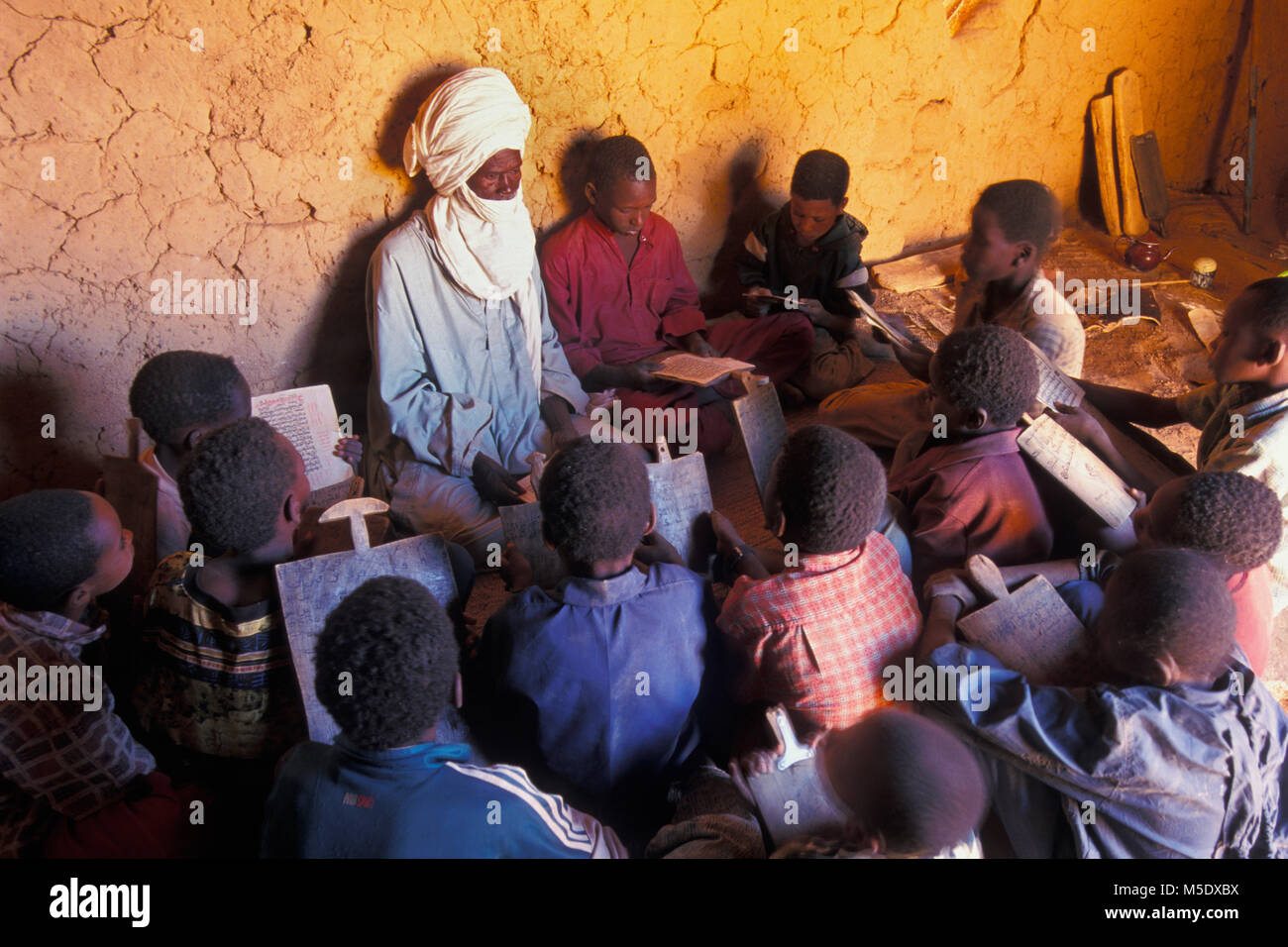 Niger, Iferouane near Agadez. Sahara desert. Air mountains. Sahel. Tuareg tribe. Nomads. Koran school. Marabout (Islamic teacher). Stock Photo