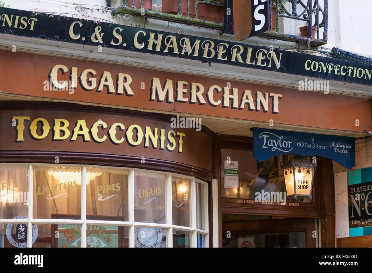 Page 3 Tobacconist Shop High Resolution Stock Photography And Images Alamy
