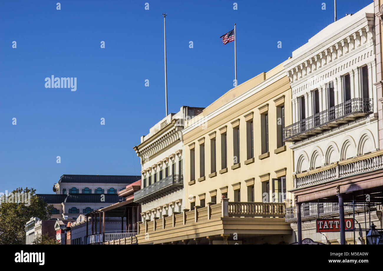 Upper stories hi-res stock photography and images - Alamy