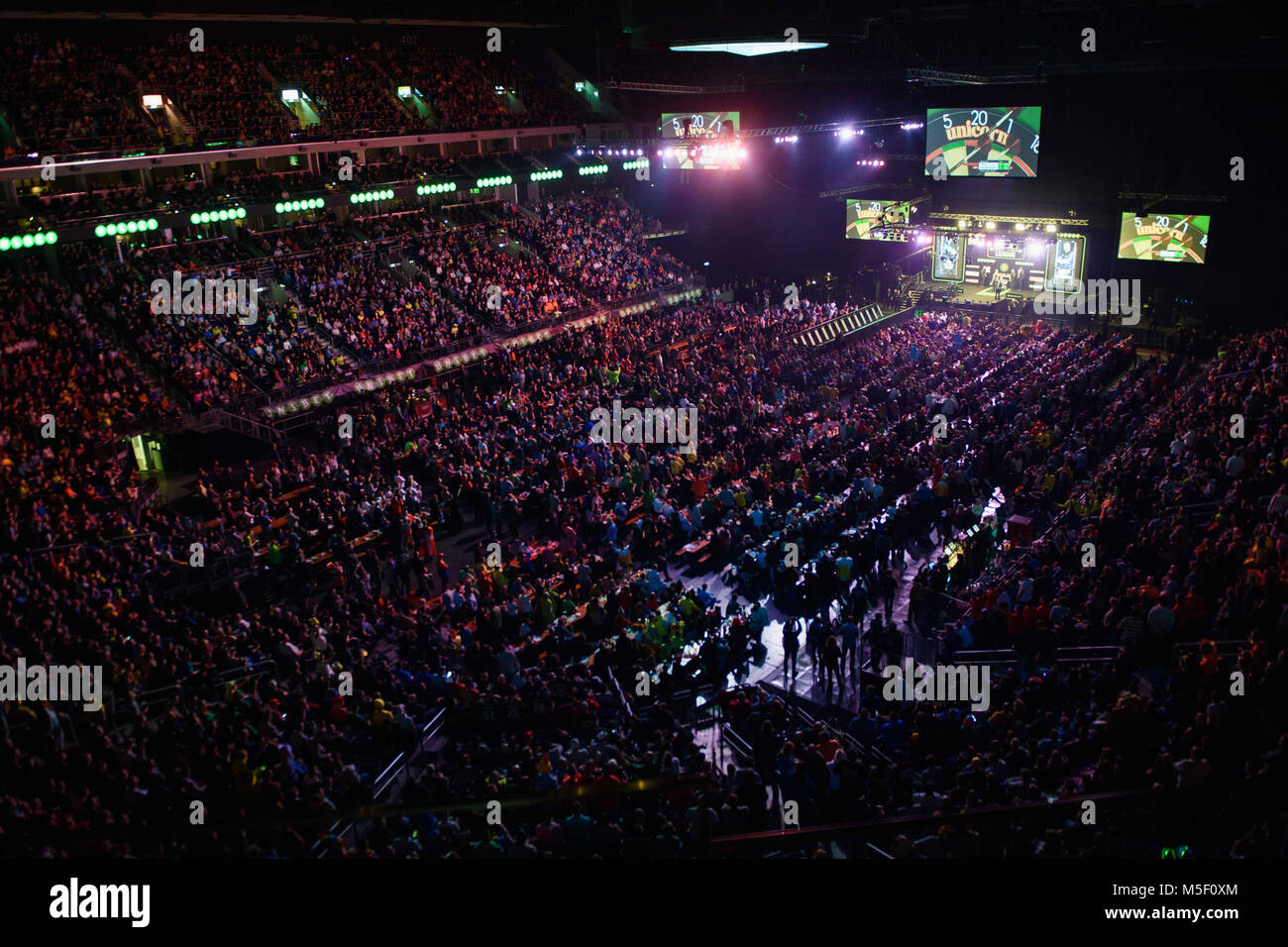 22. February 2018, Germany, Berlin: Darts: Premier League, 4th match day at  Mercedes-Benz-Arena. Fans