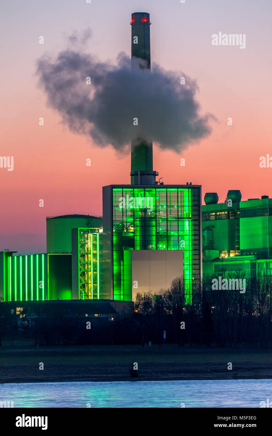 The Lausward power plant in Dusseldorf, gas and steam turbine power ...