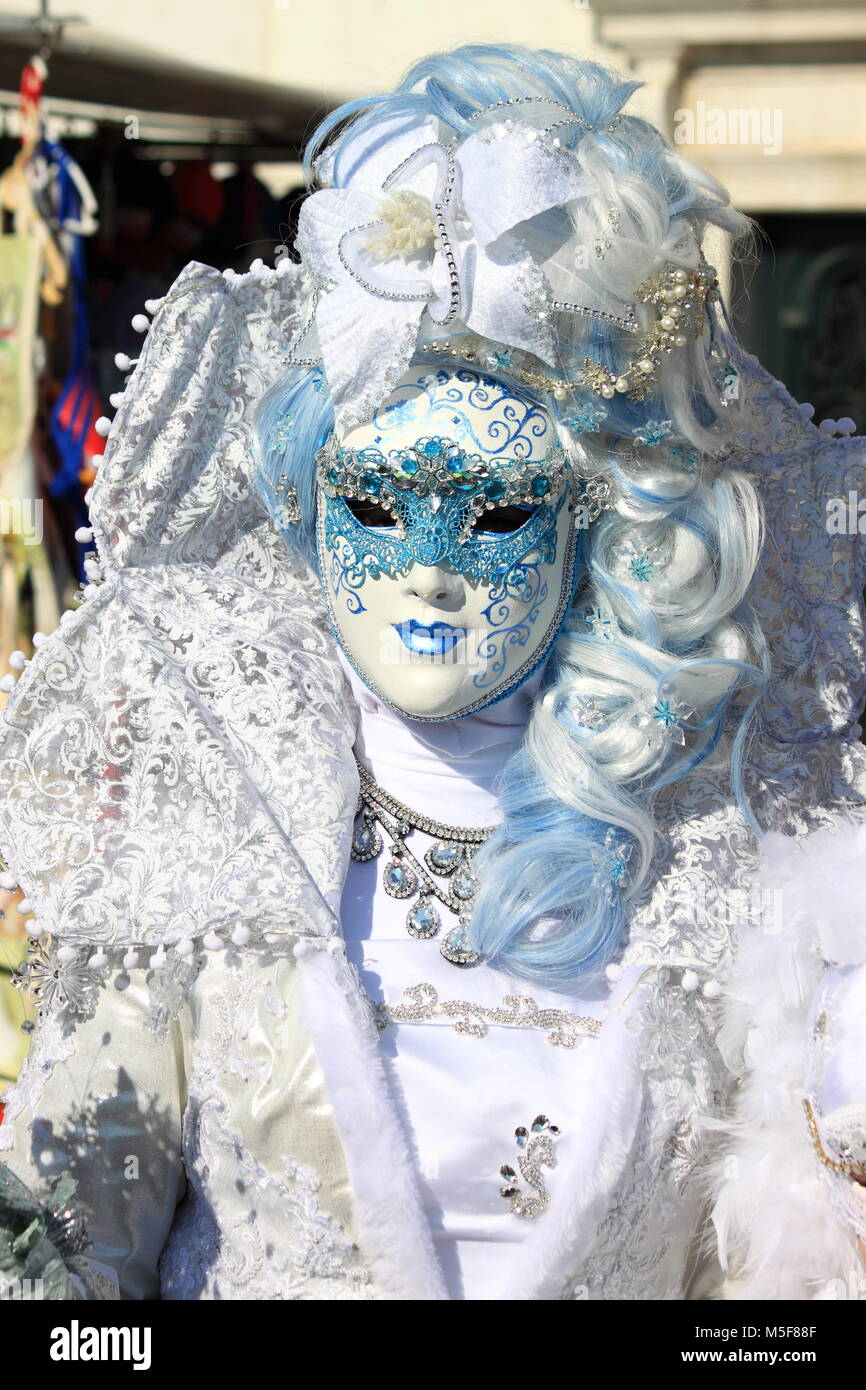 Carnival costume woman fantasy hi-res stock photography and images - Alamy