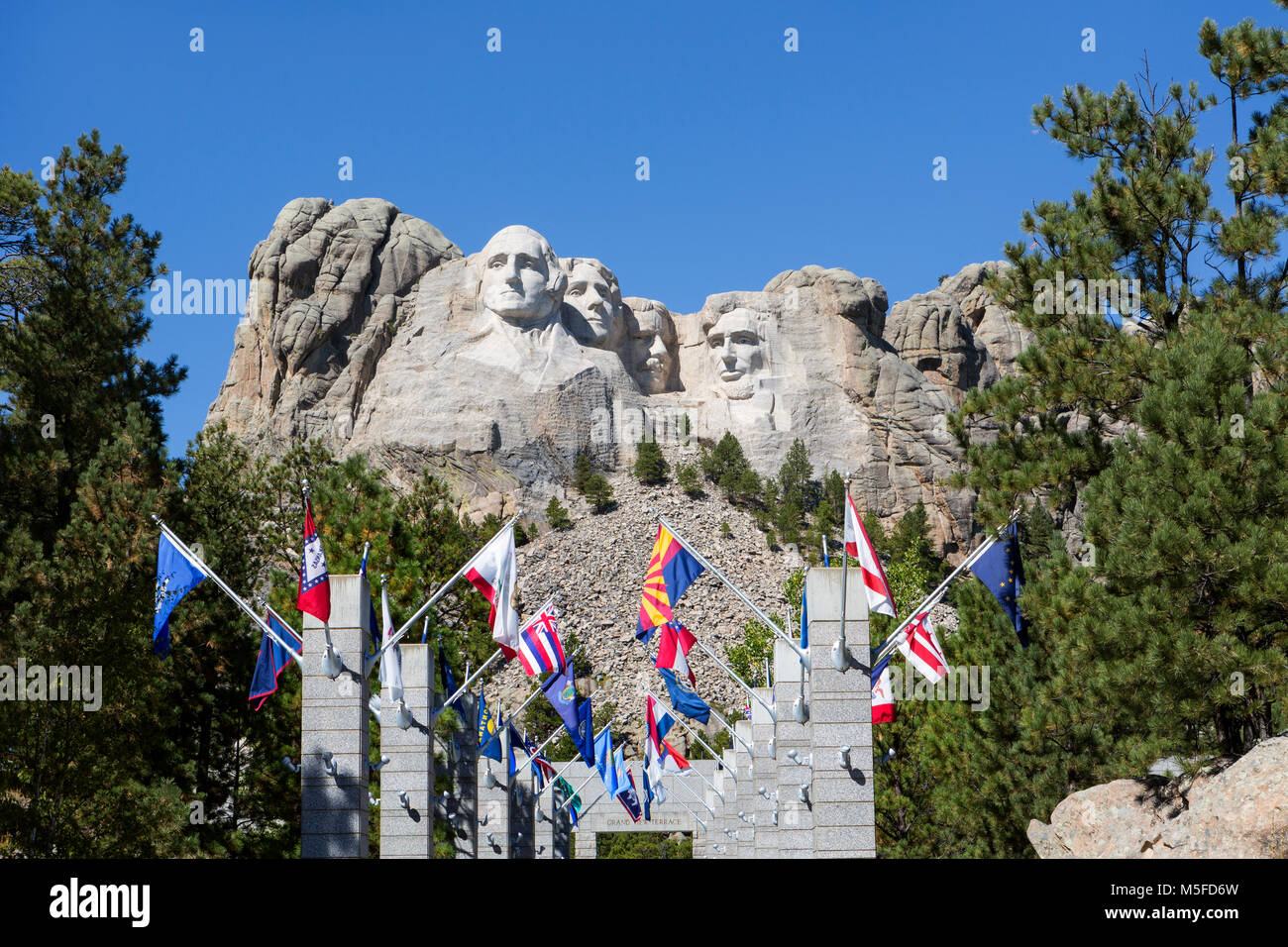 SD00004-00...SOUTH DAKOTA - Presendents George Washington, Thomas Jefferson, Theodore Roosevelt and Abraham Lincon  carved into a mountain side and th Stock Photo