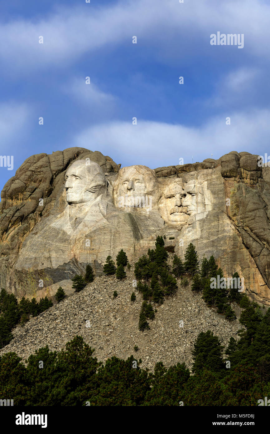 SD00022-00...SOUTH DAKOTA - Presedents Georg Washington, Thomas Jefferson, Theodore Roosevelt and Abraham Lincoln carved into a mountain side at Mount Stock Photo