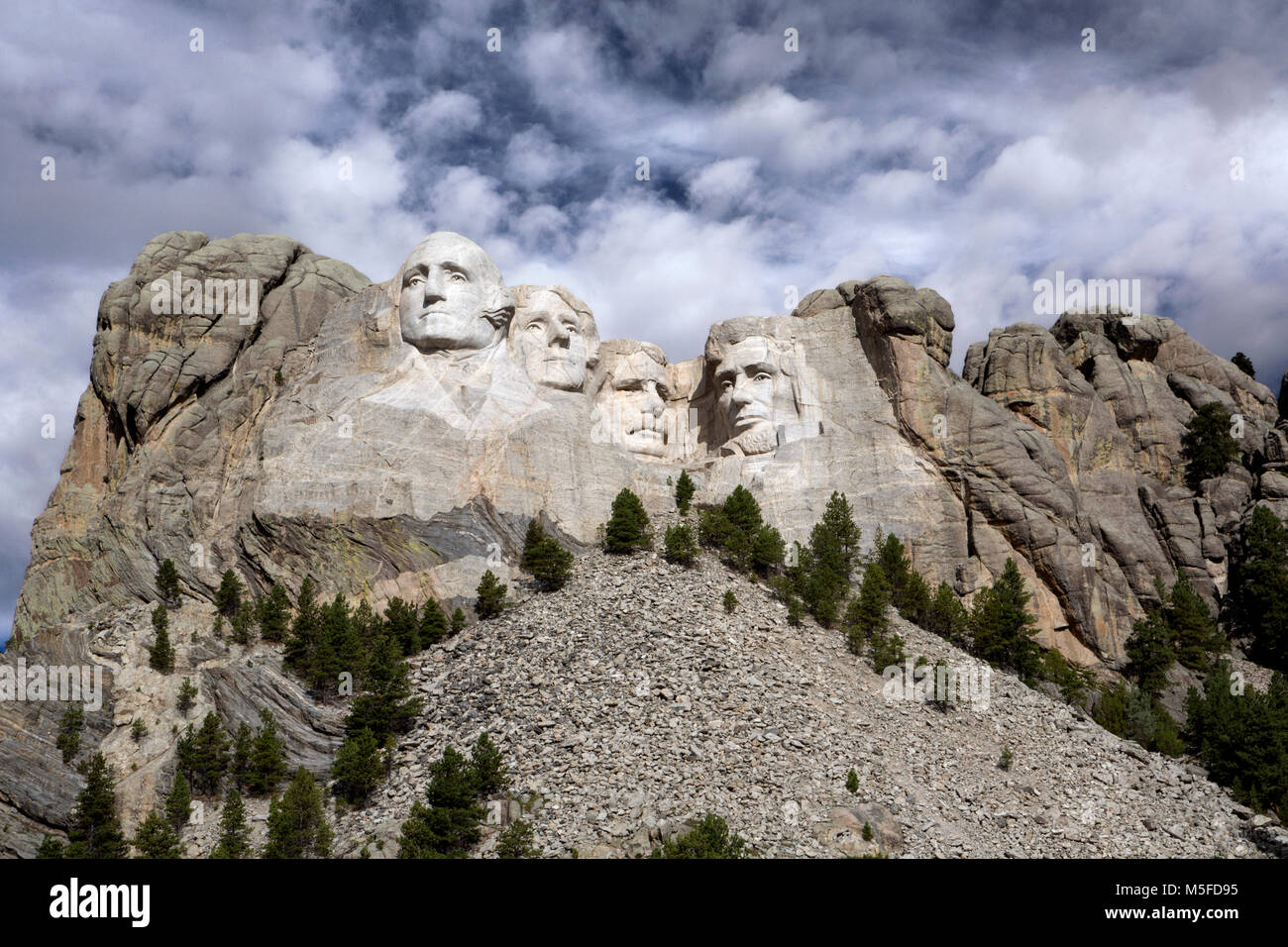 SD00027-00...SOUTH DAKOTA - Presedents Georg Washington, Thomas Jefferson, Theodore Roosevelt and Abraham Lincoln carved into a mountain side at Mount Stock Photo