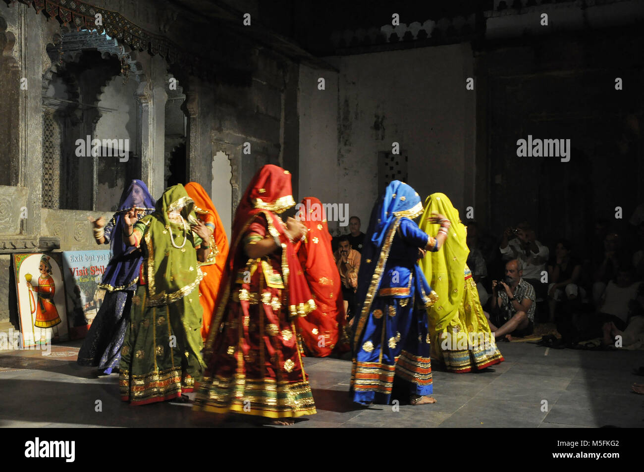 rajasthani women performing folk dance, mount abu, rajasthan, india, Asia Stock Photo
