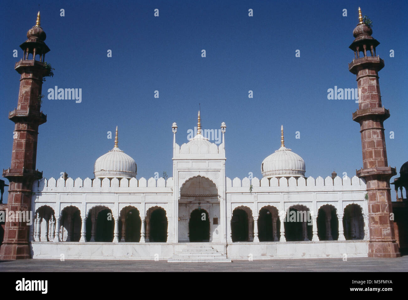 Pearl mosque city