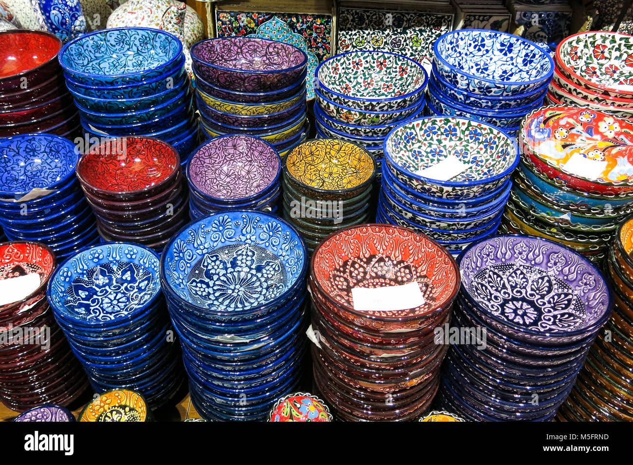 Classical Turkish ceramics on the Istanbul Grand Bazaar. Istambul