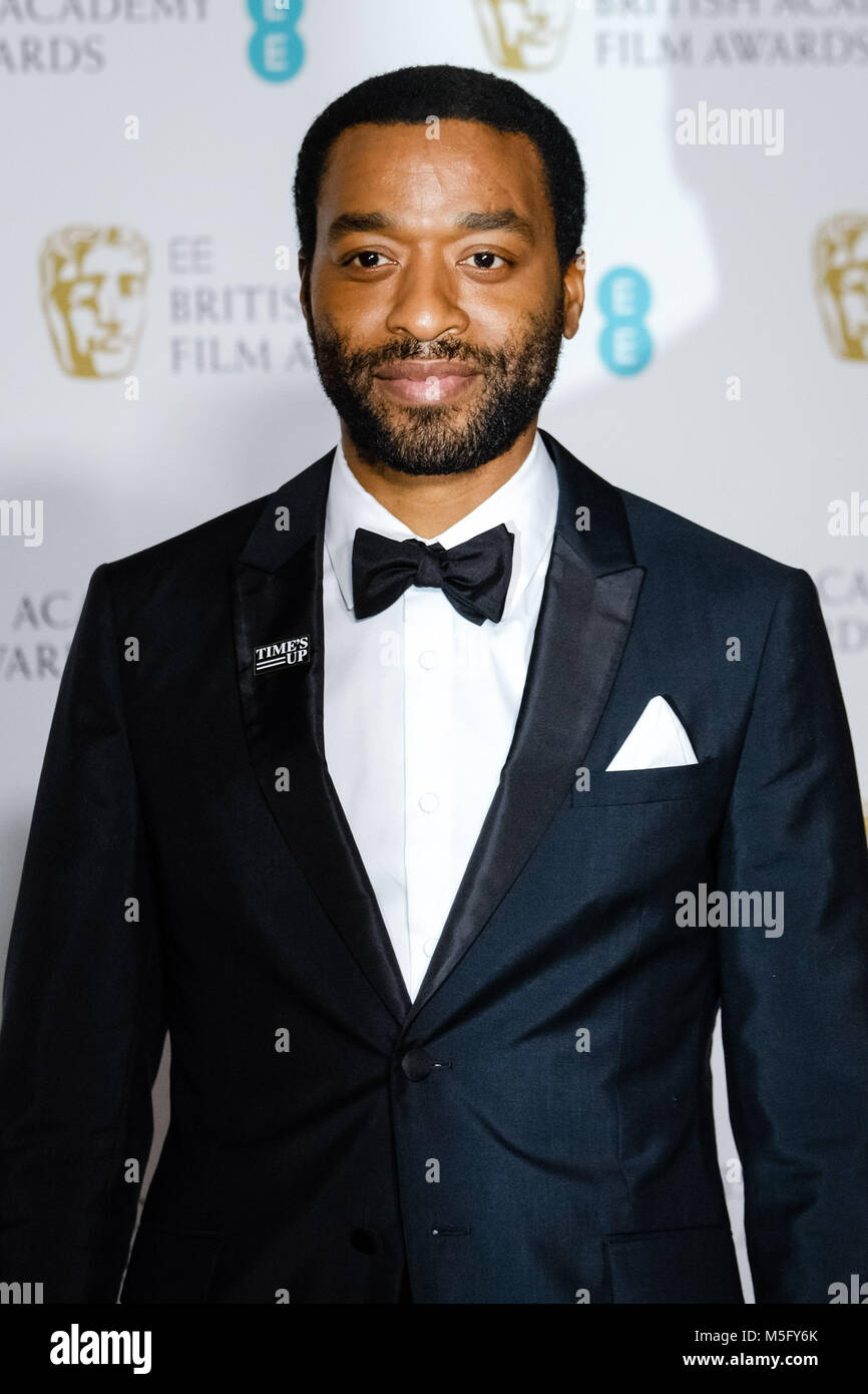 Chiwetel Ejiofor backstage at the EE BRITISH ACADEMY FILM AWARDS IN 2018 on Sunday February 18, 2018 held at the Royal Albert Hall, London. Pictured: Chiwetel Ejiofor Stock Photo