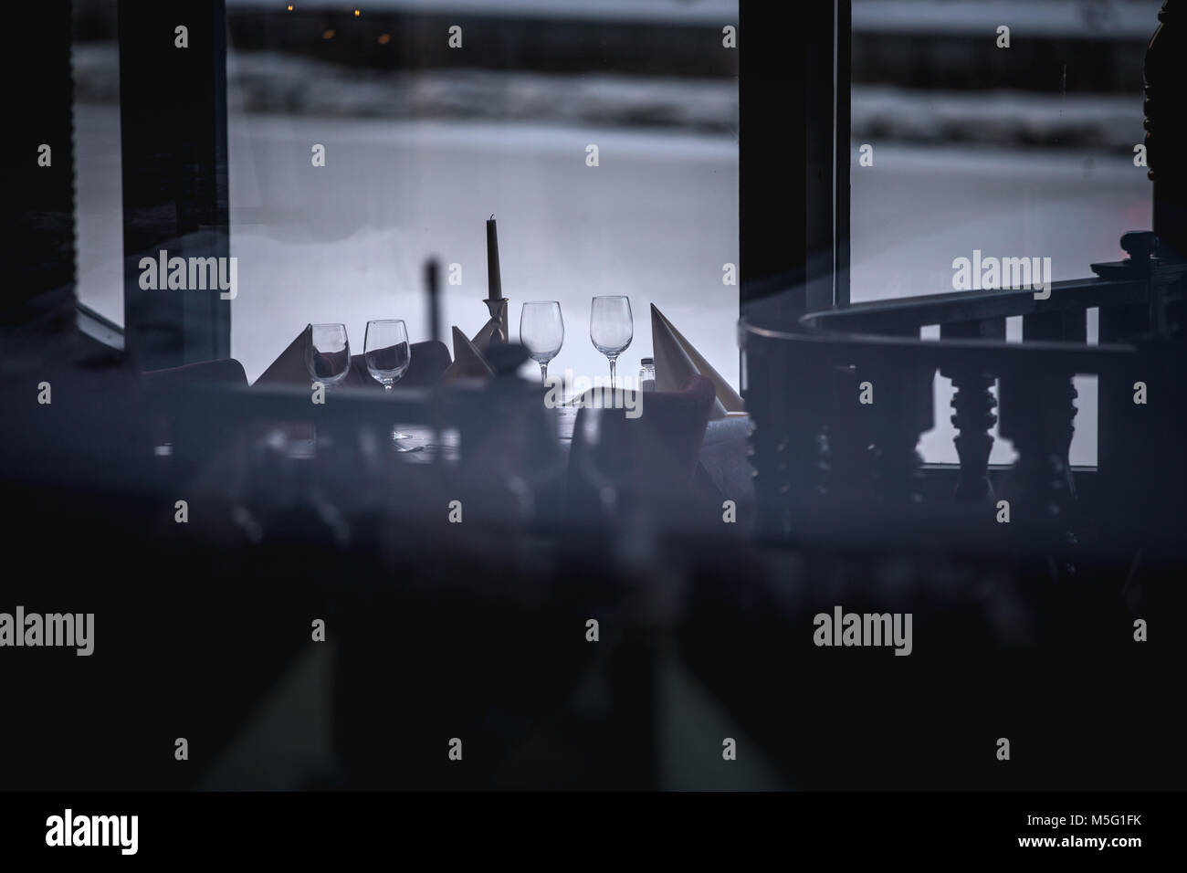 Empty glasses in restaurant table Stock Photo - Alamy