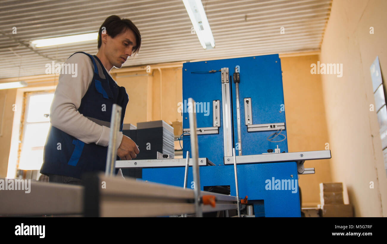 Machine Operator Printing Stock Photos & Machine Operator Printing