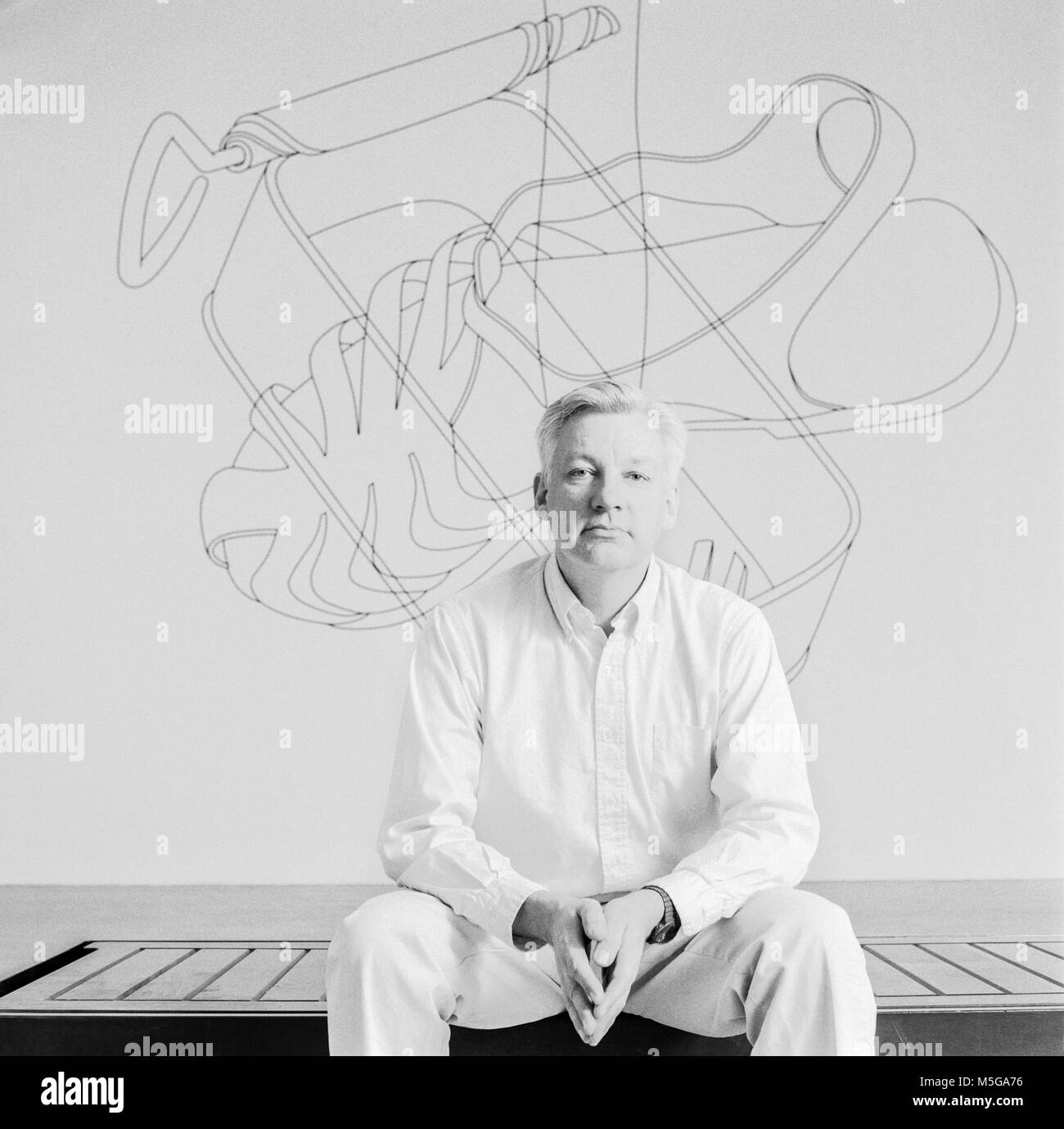Michael Craig-Martin was born in Dublin Ireland in 1941. He grew up and was educated in the United States, studying Fine Art at the Yale School of Art and Architecture. He has lived and worked in Britain since 1966, archival photograph made on 6 November 1989 at the Whitechapel Gallery Stock Photo