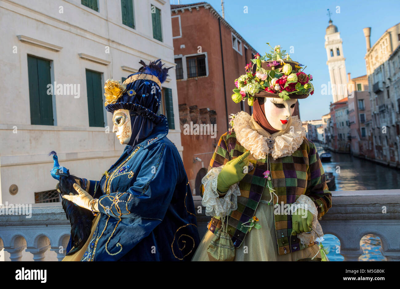 People in costume at the Venice Carnival Stock Photo - Alamy