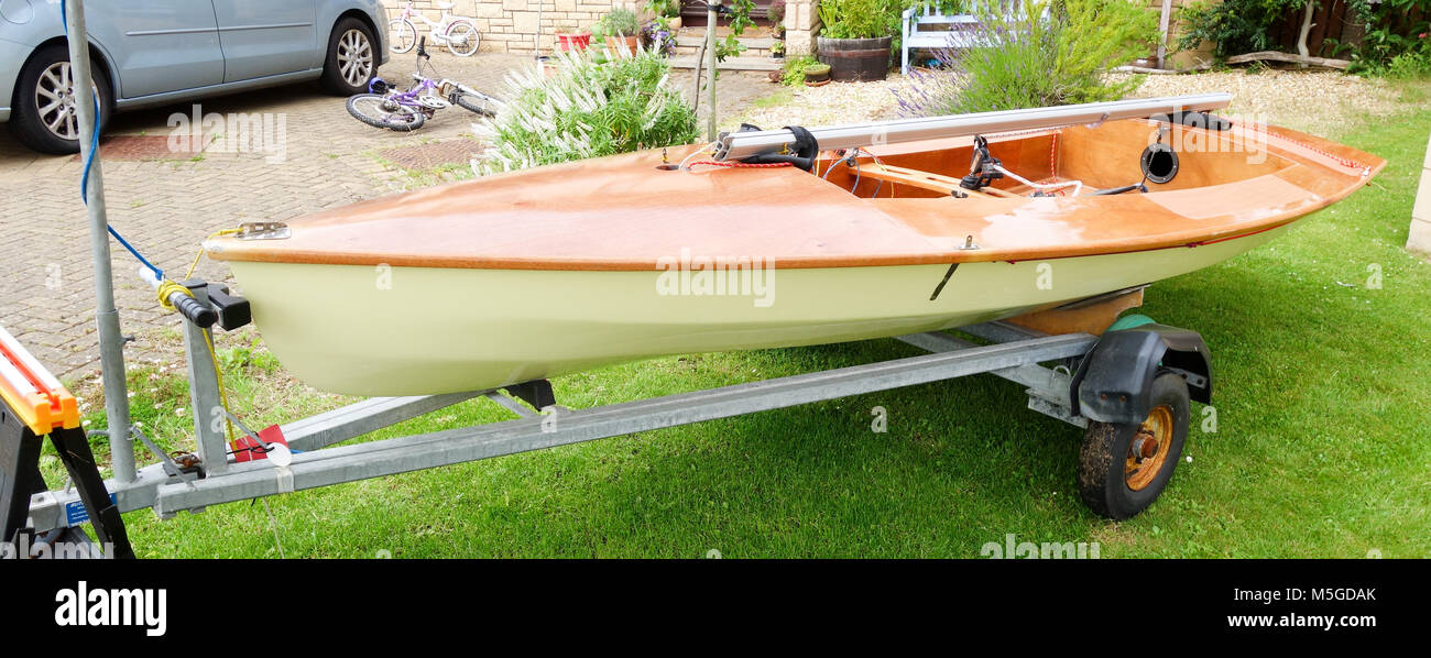 Streaker sailing dinghy on trailer Stock Photo 175538683 Alamy