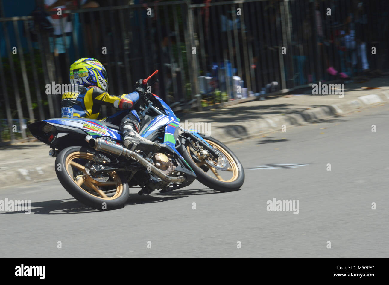 TARAKAN, INDONESIA. 20th May 2017. Motoprix national championship oin the non-permanent circuit Datu Adil Tarakan Stadium Stock Photo