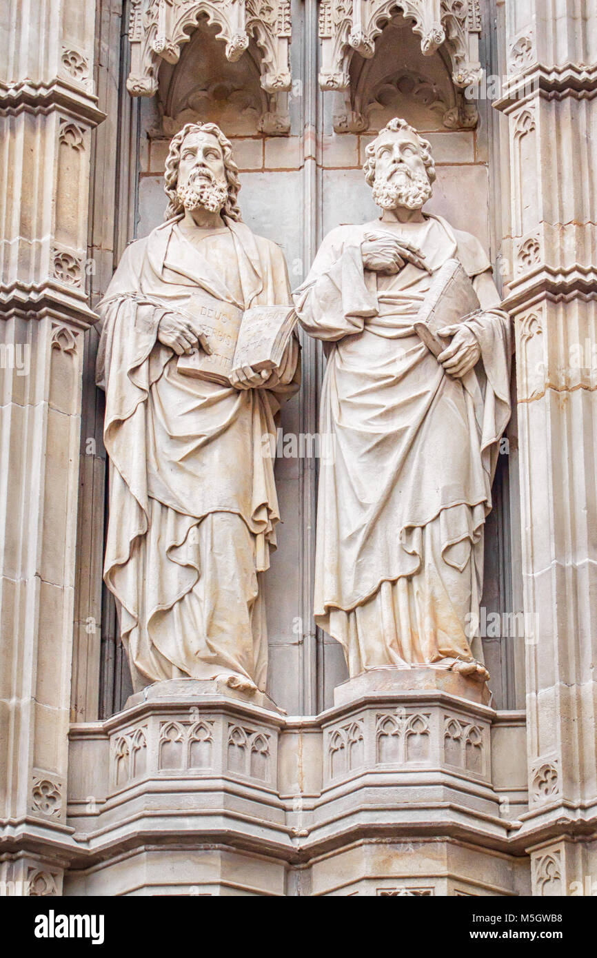 Medieval statues of catholic saints hires stock photography and images Alamy