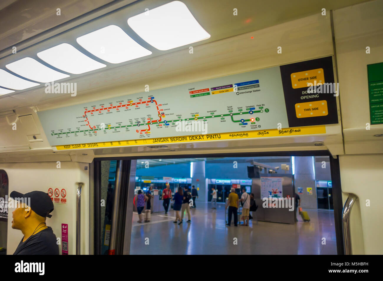 Mrt singapore sign hi-res stock photography and images - Alamy