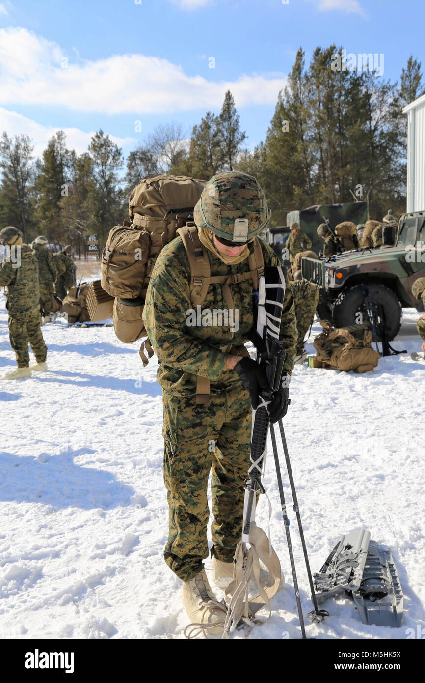 Students in the Cold-Weather Operations Course Class 18-04 prepare ...