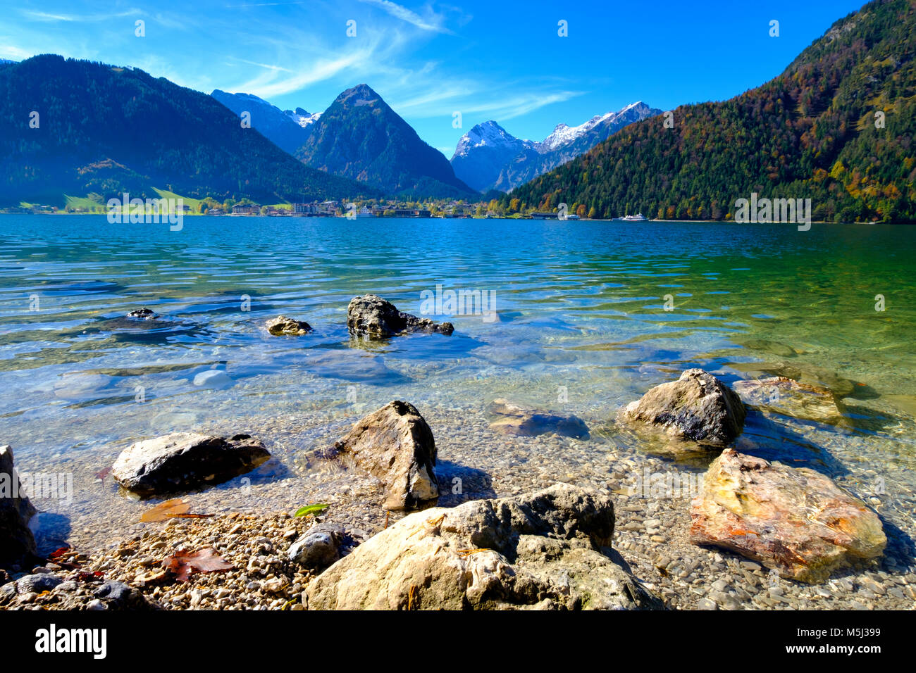 über den Achensee auf die Pertisau und Karwendel, Tirol, Österreich Stock Photo