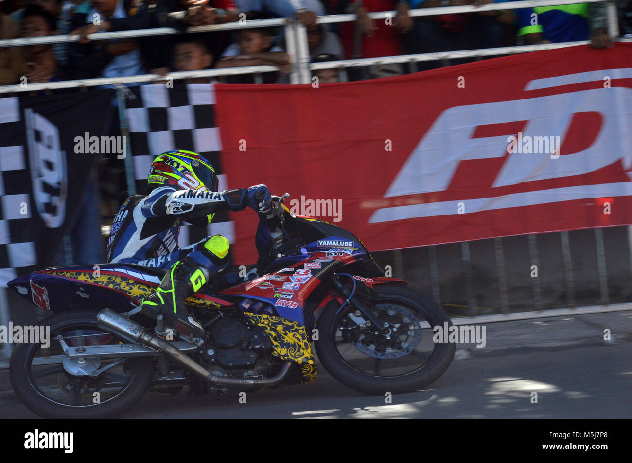 TARAKAN, INDONESIA. 21th May 2017. Motoprix national championship oin the non-permanent circuit Datu Adil Tarakan Stadium Stock Photo