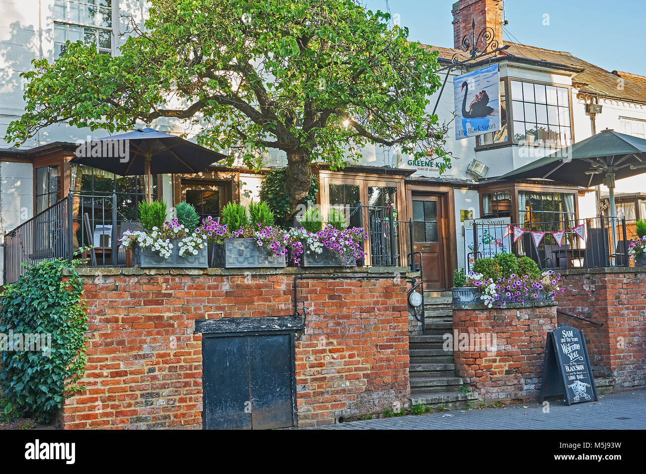 Stratford upon Avon and the famous Black Swan or Dirty Duck pub in the town on a summer afternoon. Stock Photo