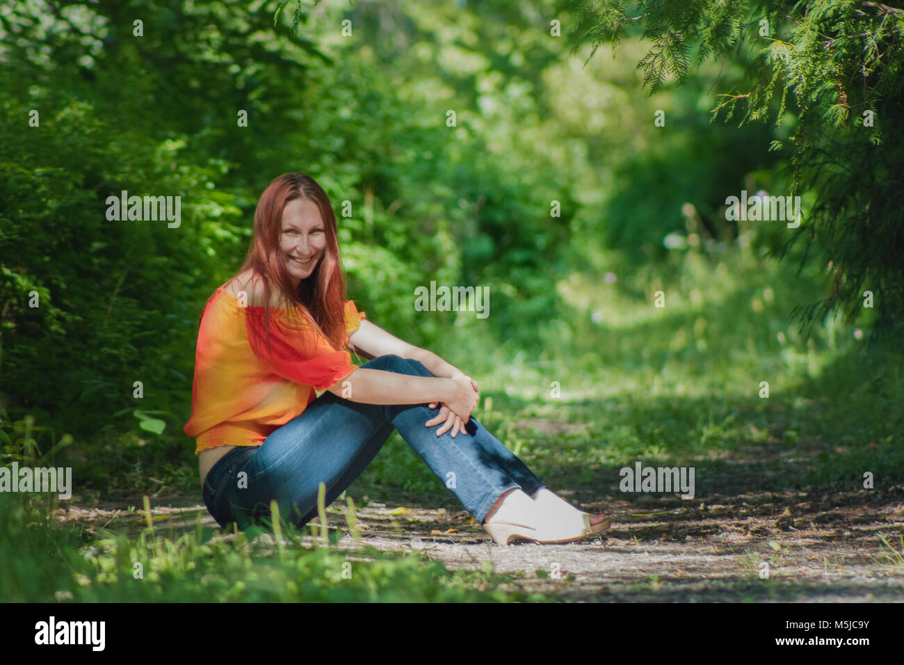 yellow jacket with red head