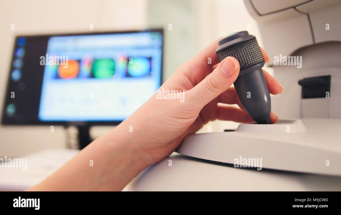 Glaucoma scan hi-res stock photography and images - Alamy