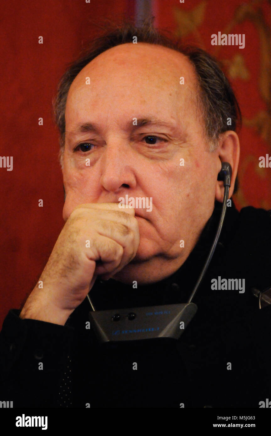 Argentine novelist Ernesto Mallo attends conference at Quais du Polar Argentine novelist Ernesto Mallo attends conference at Quais du Polar