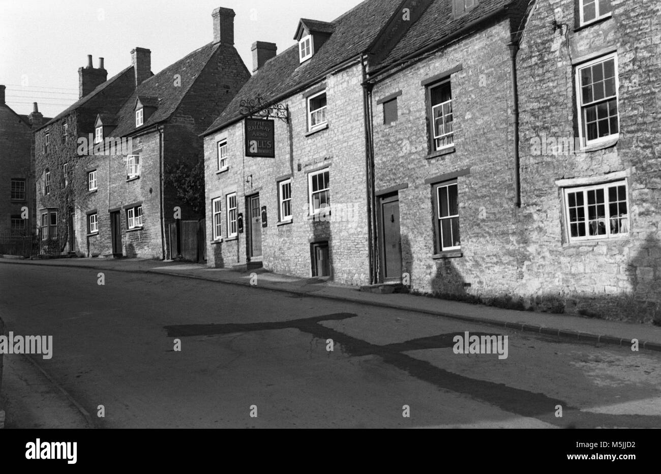 Railway Arms Charlbury in 1950s number 3690 Stock Photo