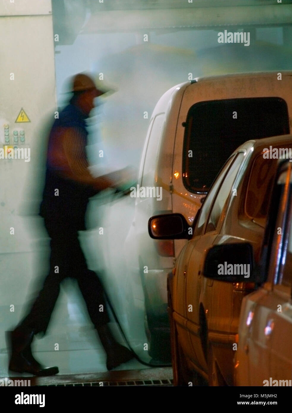 manual carwash service Stock Photo Alamy