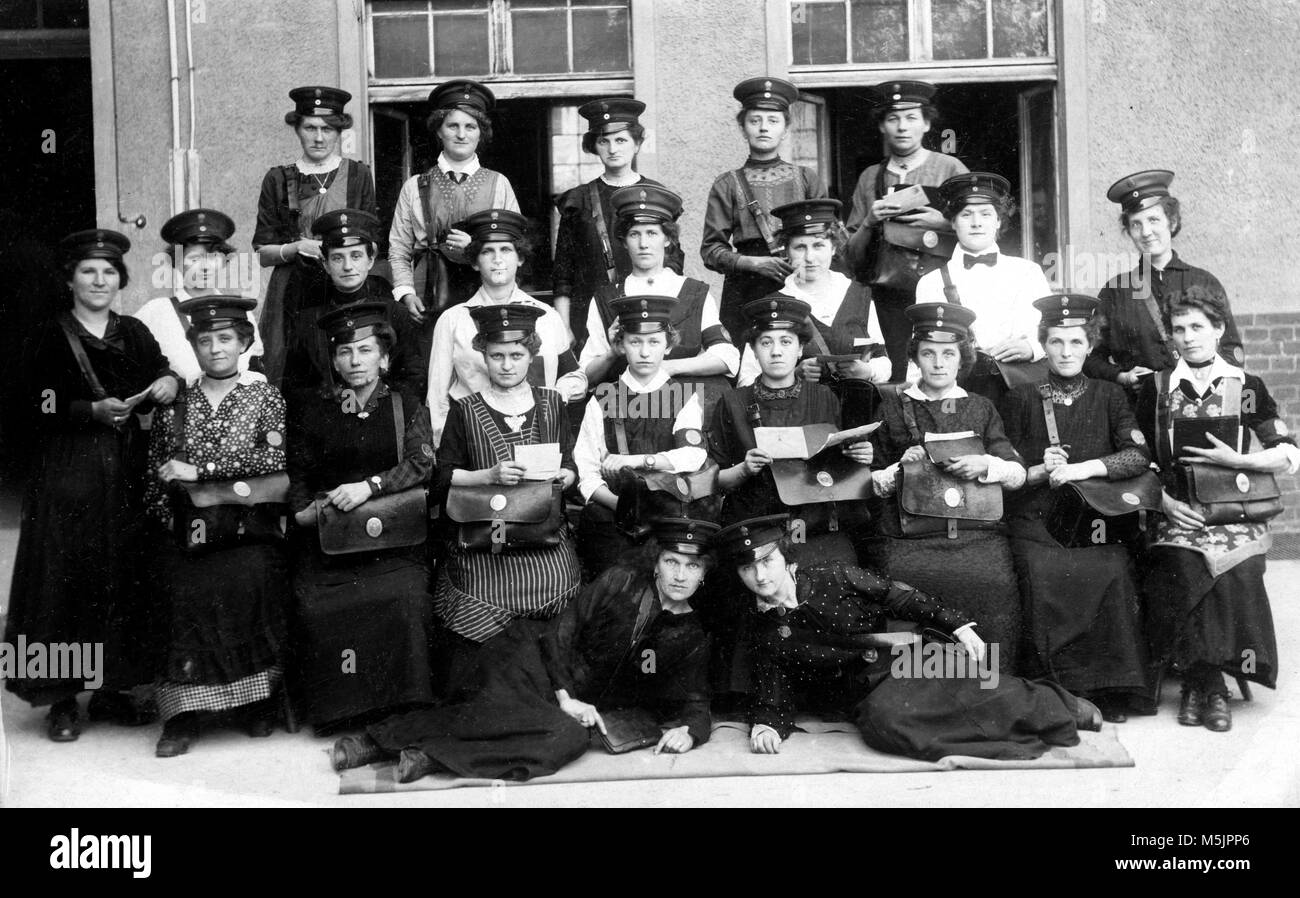 1930s group photo hi-res stock photography and images - Alamy