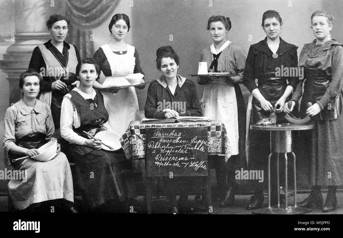 Housekeeping,maids,cooks,1910s,Germany Stock Photo