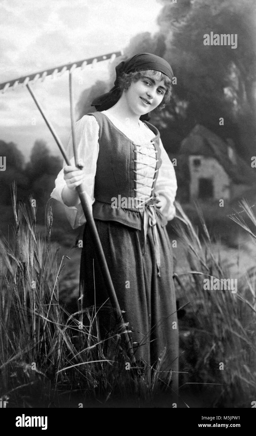 rake woman