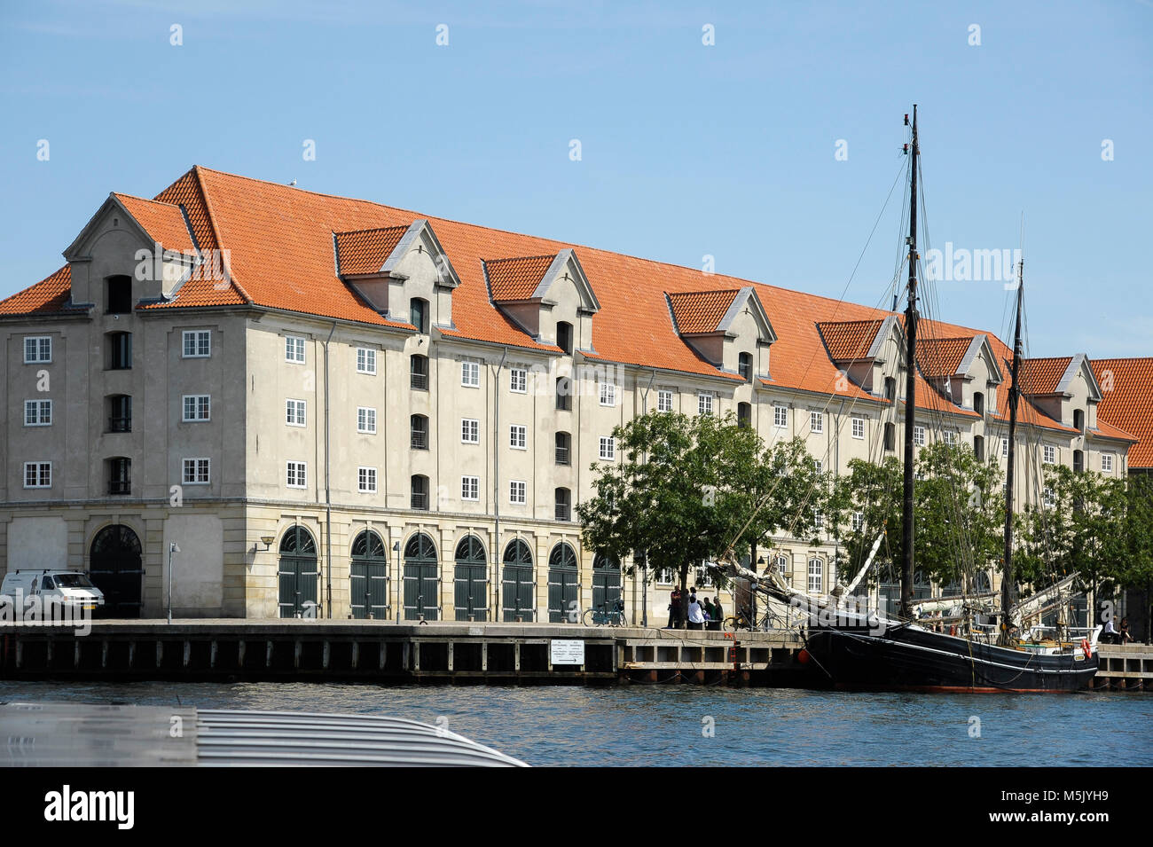 Eigtveds Pakhus from XVIII century used by Ministry of Foreign Affairs of  Denmark in Christianshavn in central Copenhagen, Denmark, August 6th 2015.  © Stock Photo - Alamy