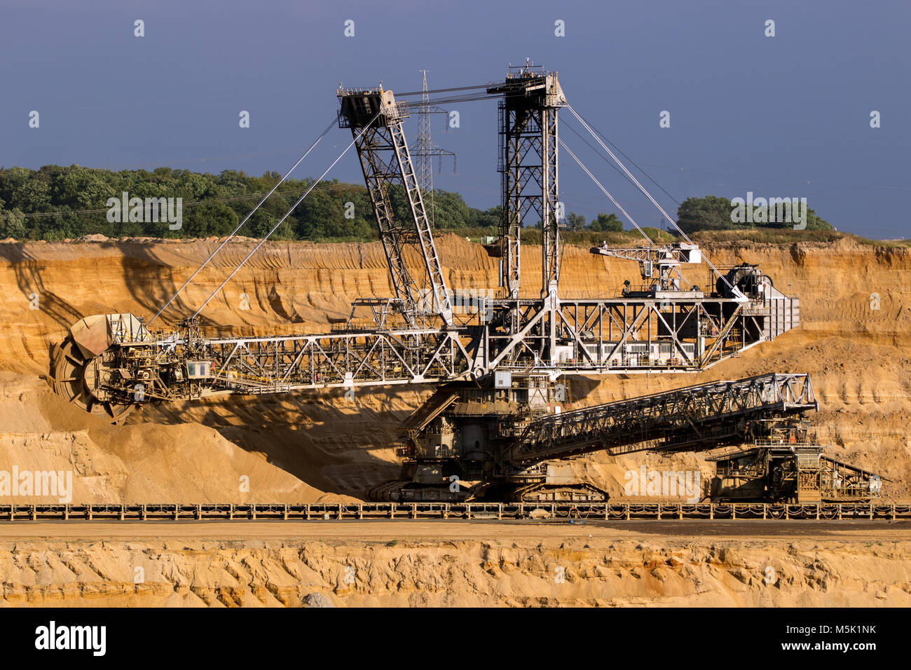 Giant Bucket Excavator
