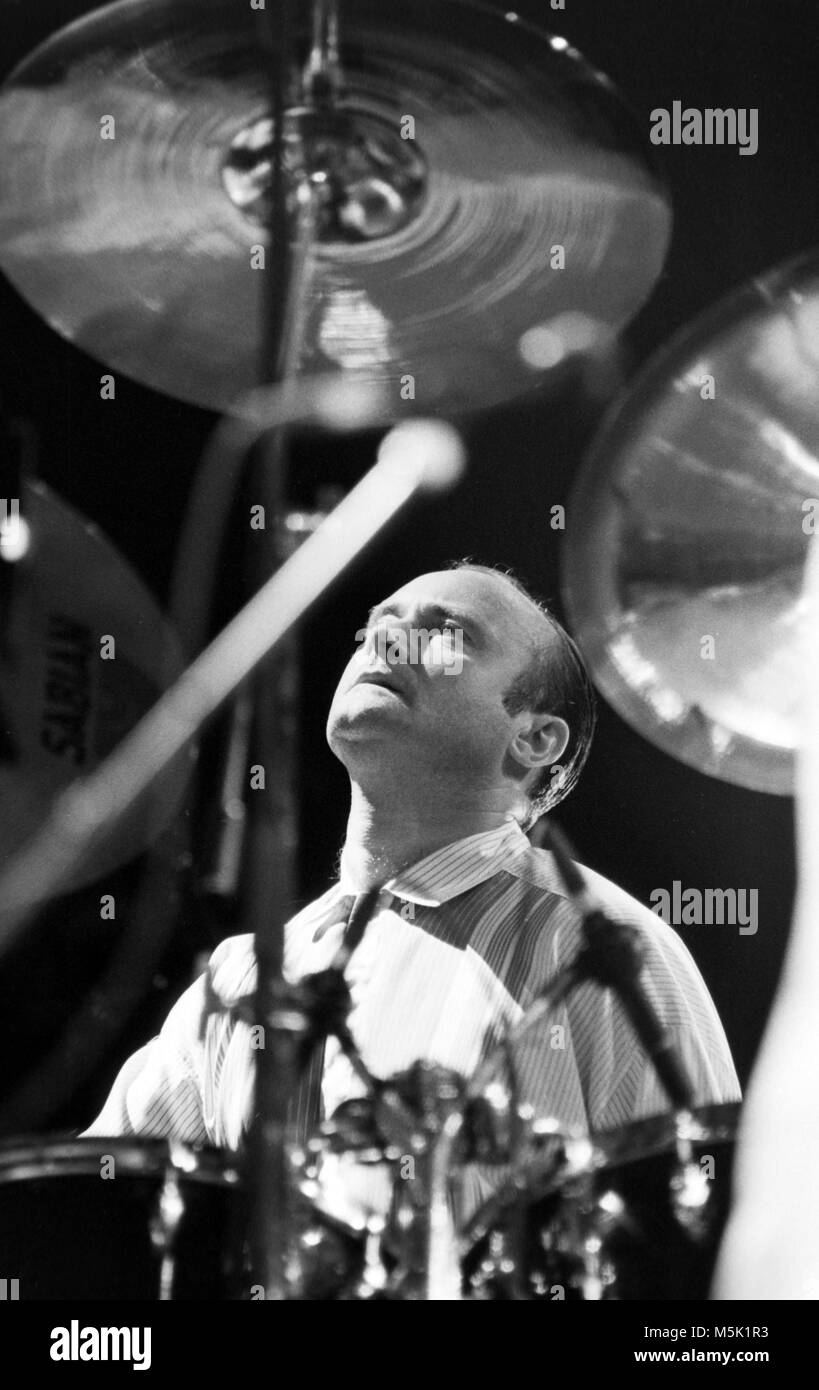 Drummer Phil Collins High Resolution Stock Photography and Images Alamy