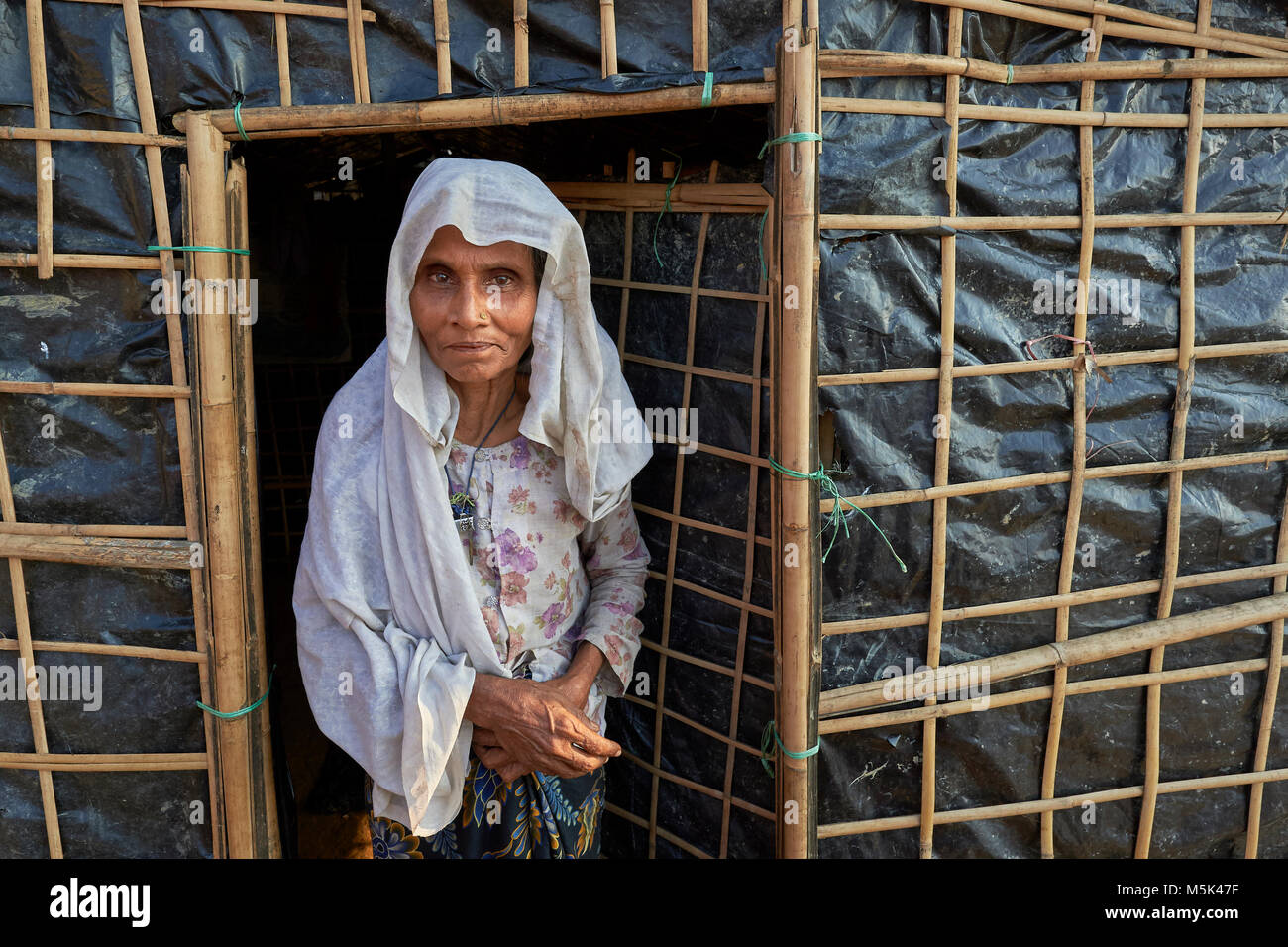 A Rohingya woman in the Jamtoli Refugee Camp near Cox's Bazar, Bangladesh. Stock Photo