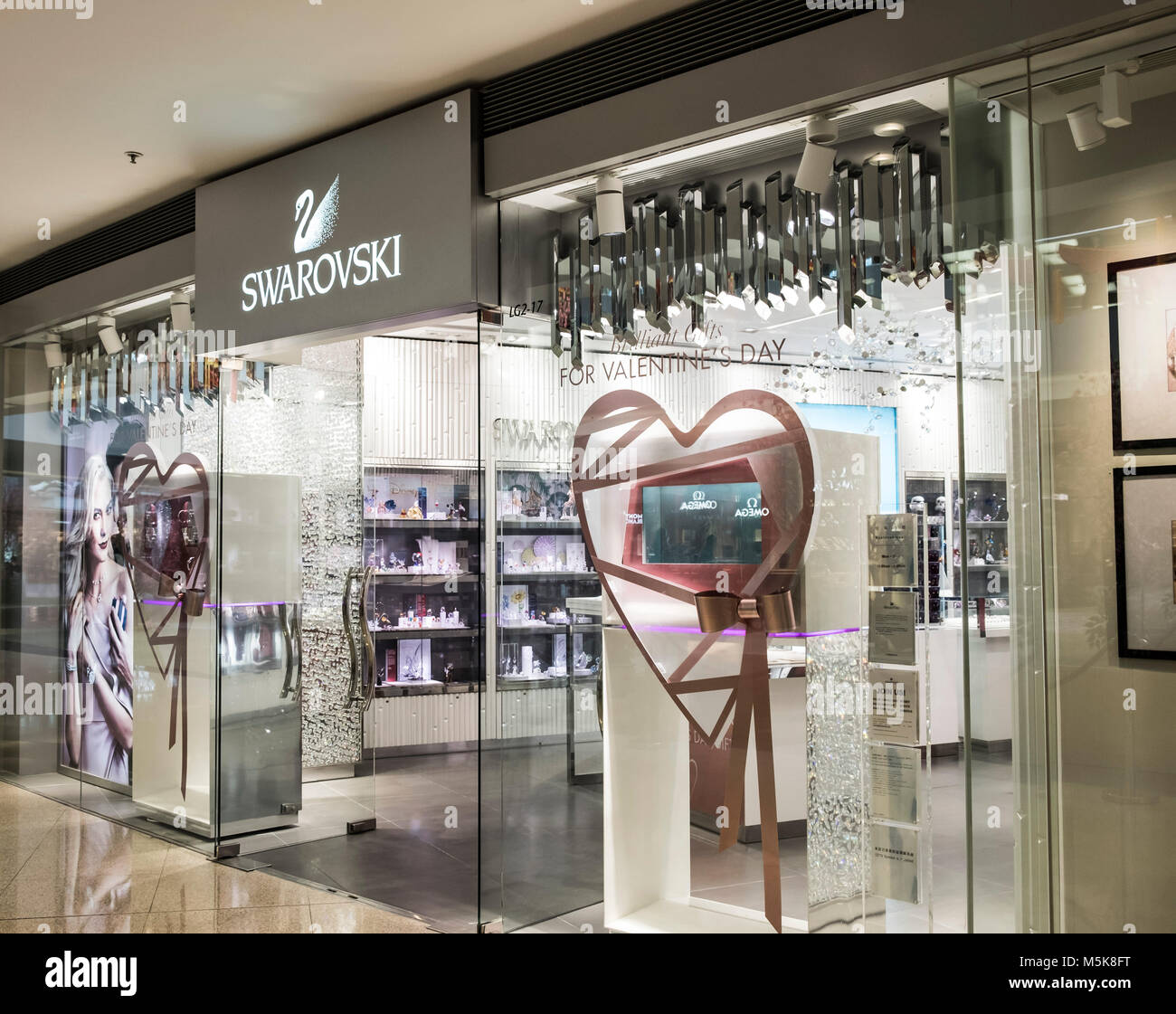 Swarovski Store Front High Resolution Stock Photography and Images - Alamy